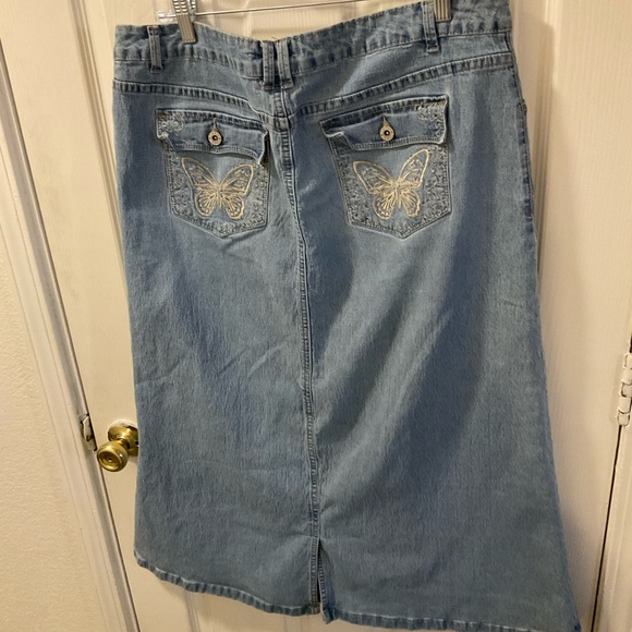 Cato Classic Blue Denim Skirt great condition. - Picture 3 of 7